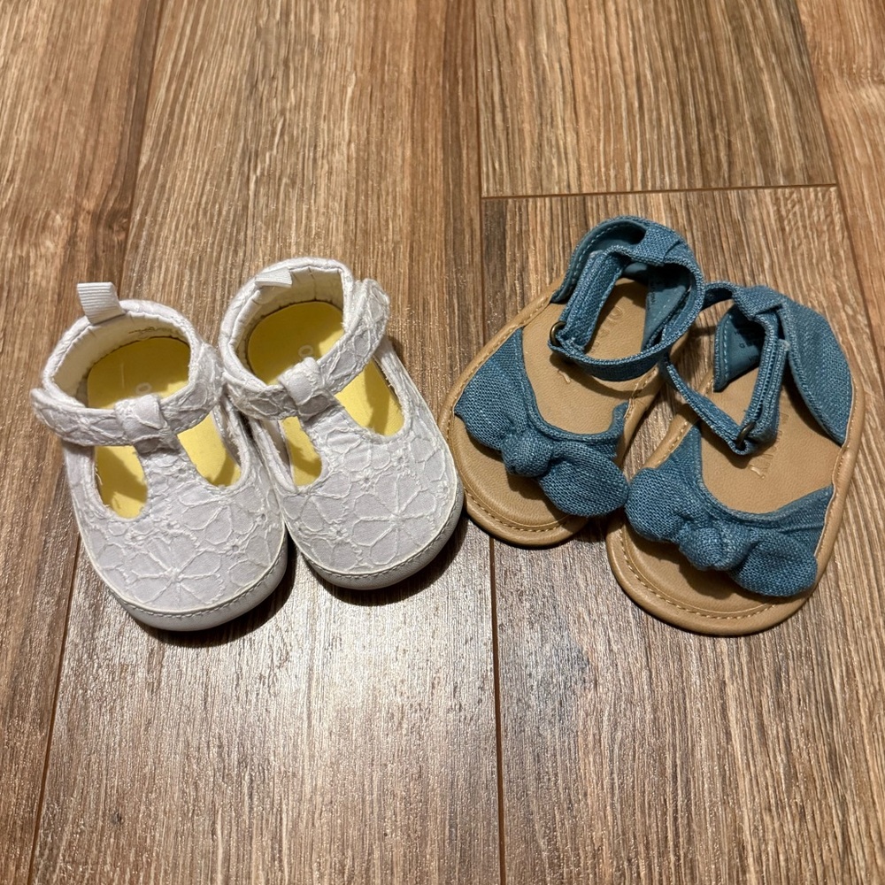 Old Navy Baby Girls Bundle of 2 Shoes